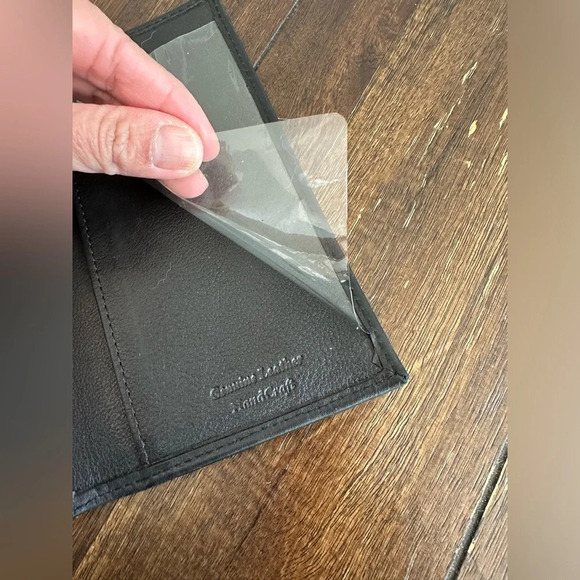Lord & Taylor check book holder/wallet - Picture 6 of 14